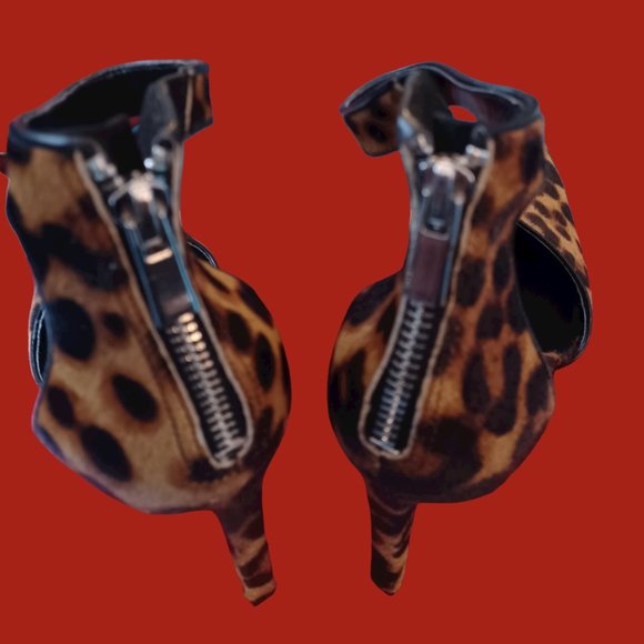 Nine West Leopard Print Heels Never Worn Without Box Size 8M - Picture 2 of 7